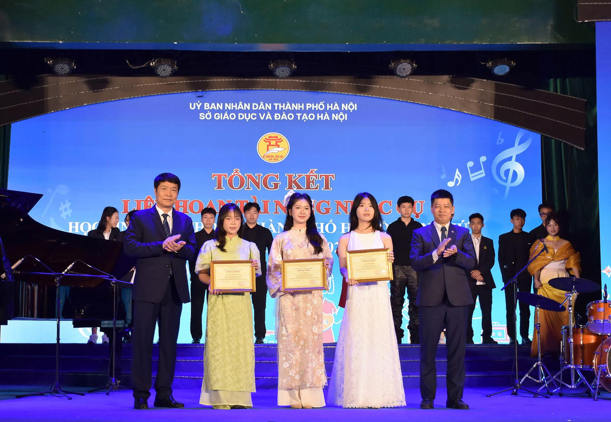 Hà Nội trao 109 huy chương tại Liên hoan tài năng nhạc cụ học sinh phổ thông