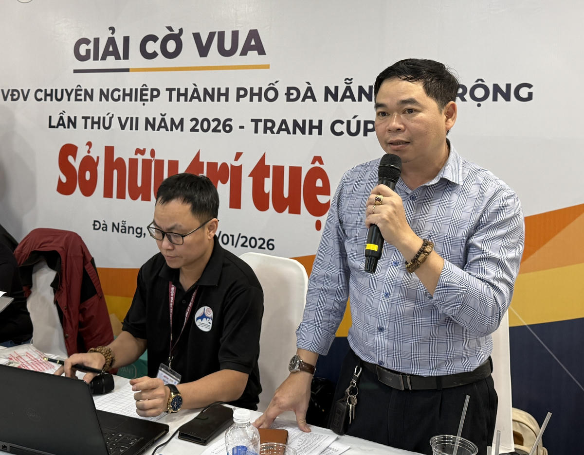 Ông Bảo Quang, Tổng Thư ký Liên đoàn Cờ TP Đà Nẵng cho biết đây là mùa giải có số lượng kỳ thủ lớn nhất từ trước đến nay với hơn 700 vận động viên. Ảnh: Nguyễn Tú.