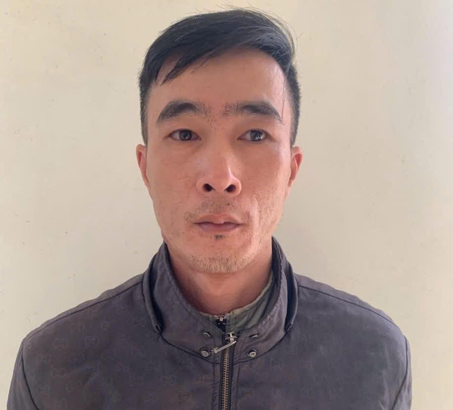 Đối tượng Lê Thanh Toàn tại cơ quan điều tra. Ảnh: CV.