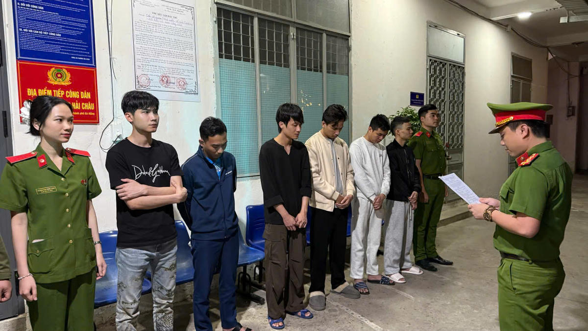 Các đối tượng tại cơ quan điều tra. Ảnh: CV.