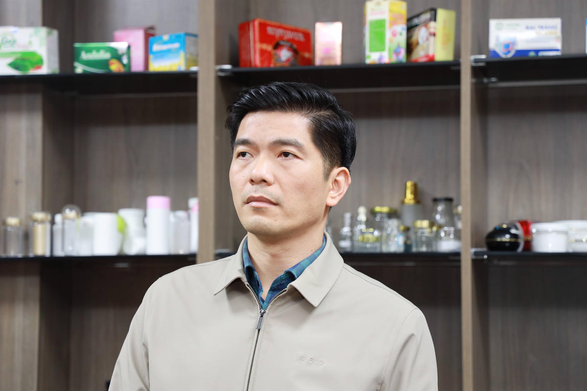 Đoàn Trung Đức, Tổng Giám đốc Công ty trách nhiệm hữu hạn MEDISTAR Việt Nam - Một đối tượng trong đường dây sản xuất, buôn bán hàng giả là lương thực, thực phẩm, phụ gia thực phẩm quy mô đặc biệt lớn. Ảnh: ANTV Lào Cai.