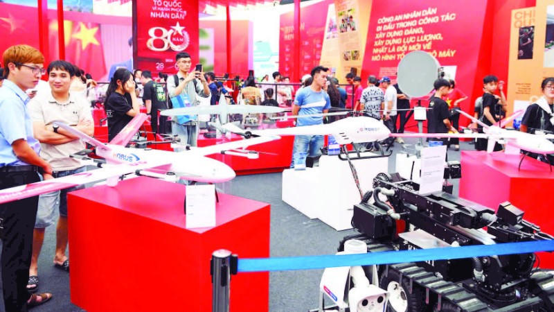 Các sản phẩm công nghệ được trưng bày tại Triển lãm thành tựu đất nước “80 năm hành trình Độc lập-Tự do-Hạnh phúc” - Ảnh: Báo Nhân dân