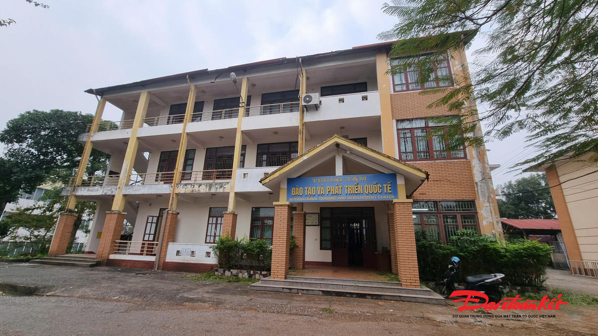 Tòa nhà điều hành Trung tâm Đào tạo và liên kết Quốc tế. Ảnh: Toán Nguyễn.