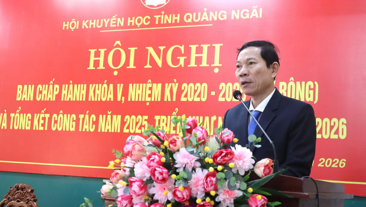 Ông Võ Thanh An, Chủ tịch Hội Khuyến học tỉnh Quảng Ngãi phát biểu tại hội nghị. Ảnh: Chí Đại.