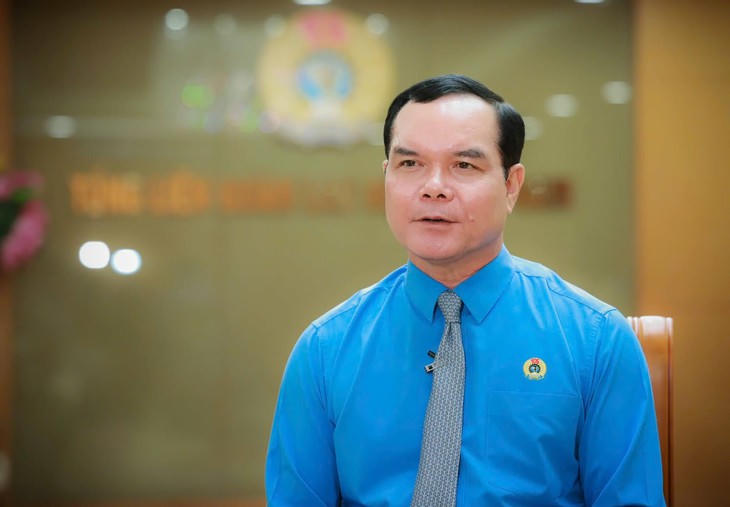 Ông Nguyễn Đình Khang, Ủy viên Ban Chấp hành Trung ương Đảng, Phó Chủ tịch UBTƯ MTTQ Việt Nam, Bí thư Đảng ủy, Chủ tịch Tổng Liên đoàn Lao động Việt Nam 