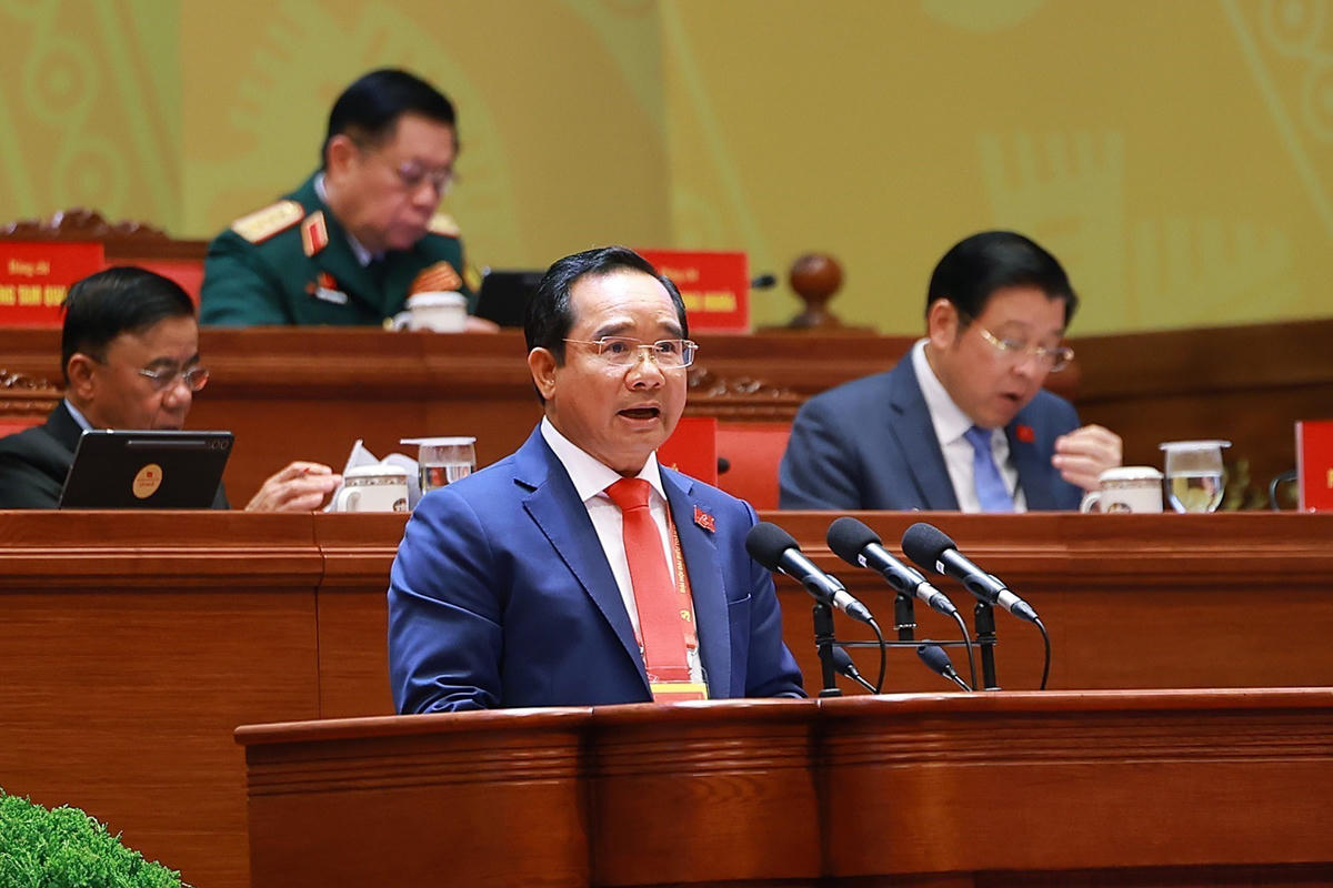 Phó Bí thư Thành ủy, Chủ tịch UBND TP. Hồ Chí Minh Nguyễn Văn Được tham luận về “Phát huy vai trò đầu tàu, xây dựng Thành phố Hồ Chí Minh trở thành trung tâm khoa học, công nghệ và đổi mới sáng tạo mang tầm quốc tế, tạo động lực lan tỏa phát triển cho cả nước”.