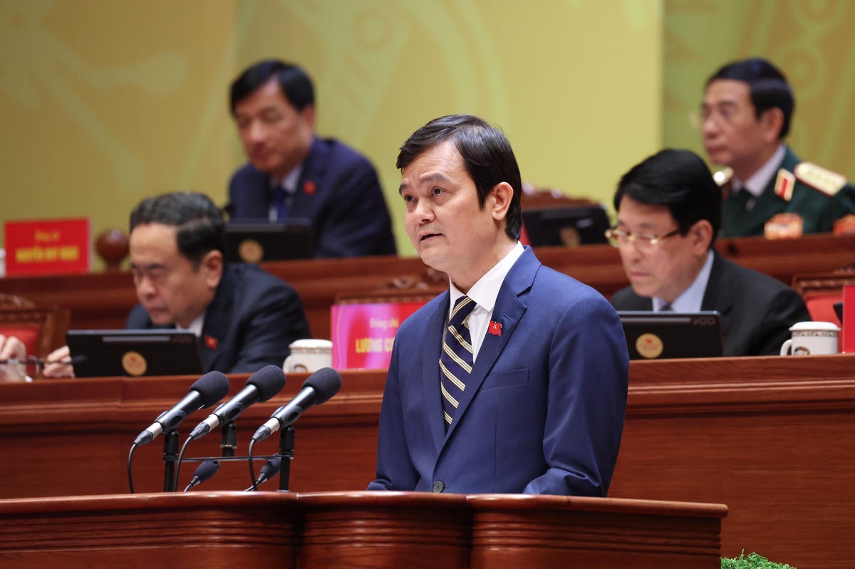 Đồng chí Bùi Quang Huy, Ủy viên dự khuyết BCH Trung ương Đảng, Phó Chủ tịch UBTW MTTQ Việt Nam, Bí thư thứ nhất Trung ương Đoàn TNCS Hồ Chí Minh, trình bày tham luận “Tăng cường giáo dục lý tưởng cách mạng, đạo đức, lối sống văn hóa, bồi dưỡng thanh niên trở thanh lực lượng kế cận xuất sắc của Đảng”. 