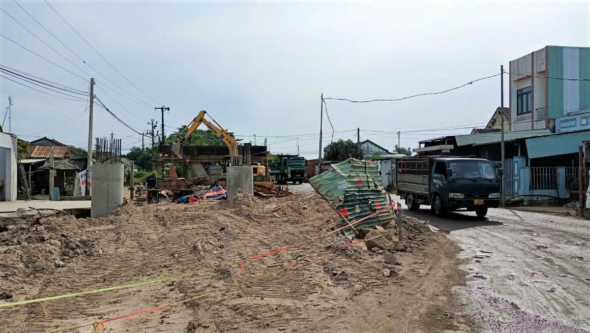 Một góc dự án cải tạo, nâng cấp Quốc lộ 14E, đoạn qua xã Thăng Bình, TP Đà Nẵng. Ảnh: Tấn Thành.