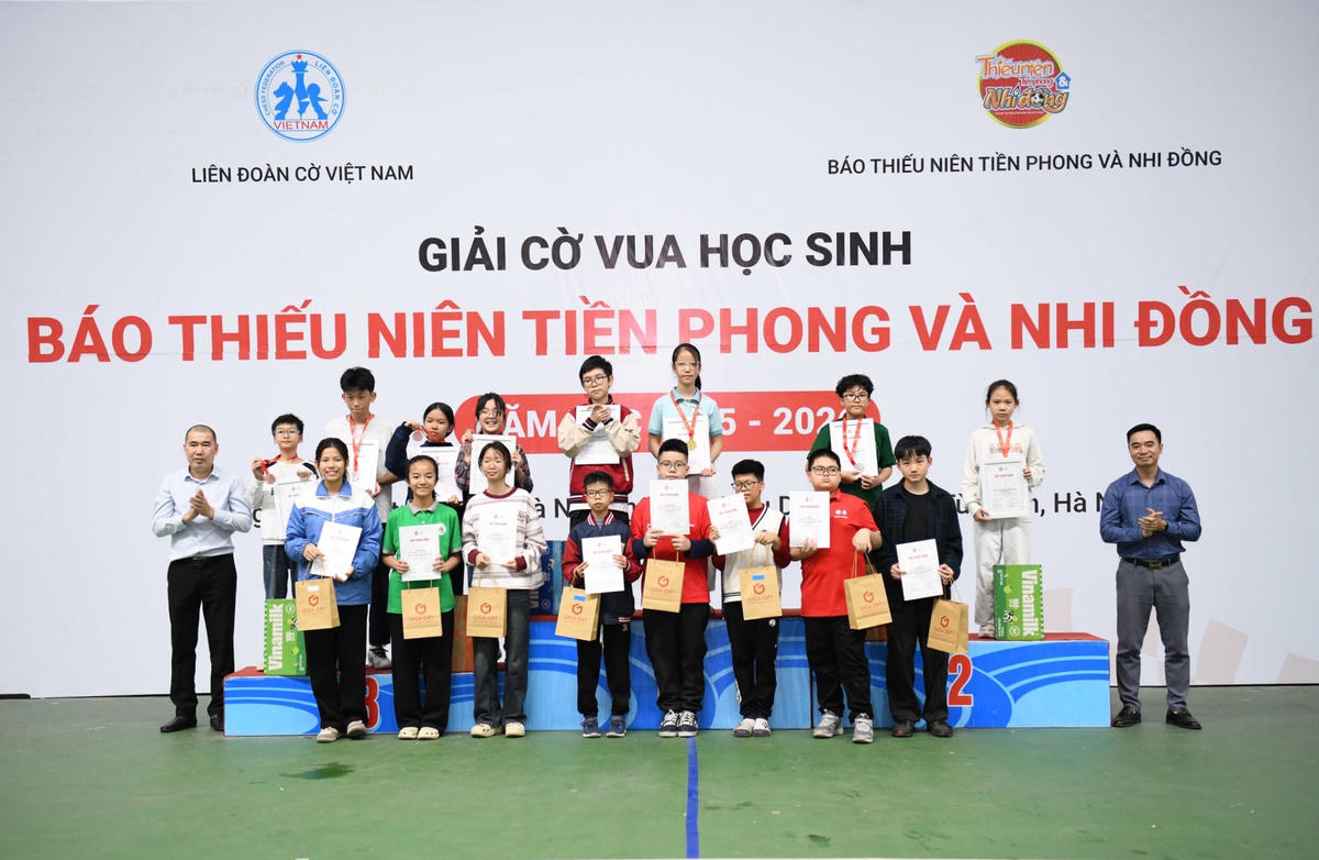 Khép lại mùa giải năm học 2025-2026, đã có 198 vận động viên được vinh danh. Đây sẽ là động lực khuyến khích các em tiếp tục phấn đấu để tiến xa hơn trong tương lai (Ảnh: TNTP&NĐ).