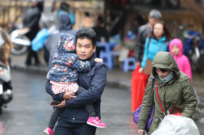 Học sinh mầm non, tiểu học tại Hà Nội được nghỉ học khi nhiệt độ dưới 10°C.