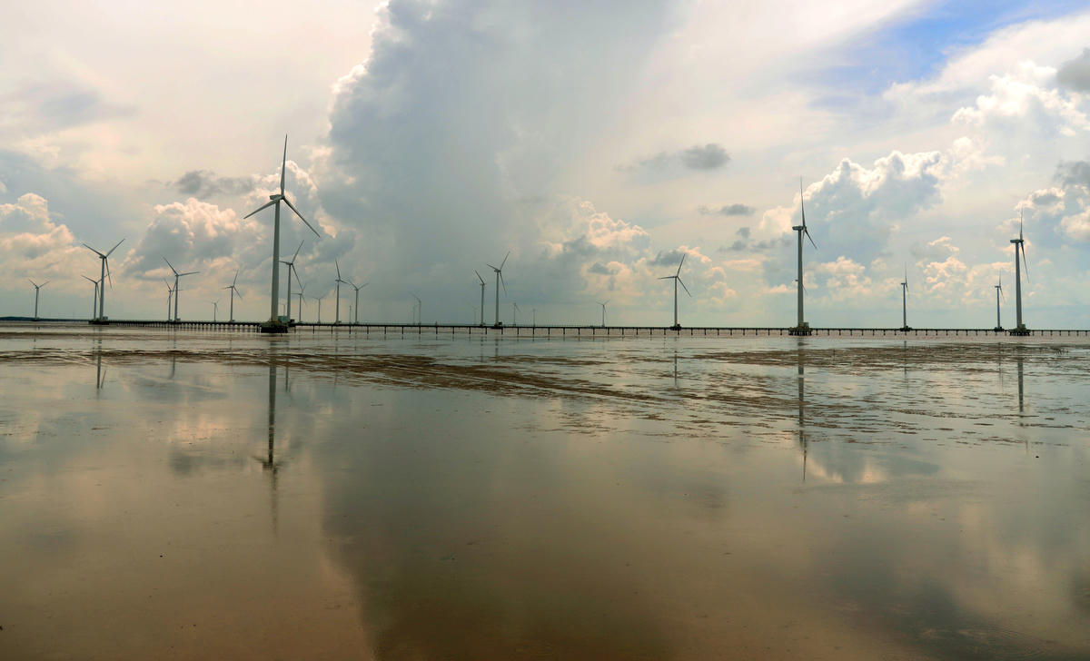 Giao quyền sử dụng gần 64.000 hecta biển cho EVN và PVN khảo sát làm điện gió ngoài khơi. Ảnh: Hạ Lan.