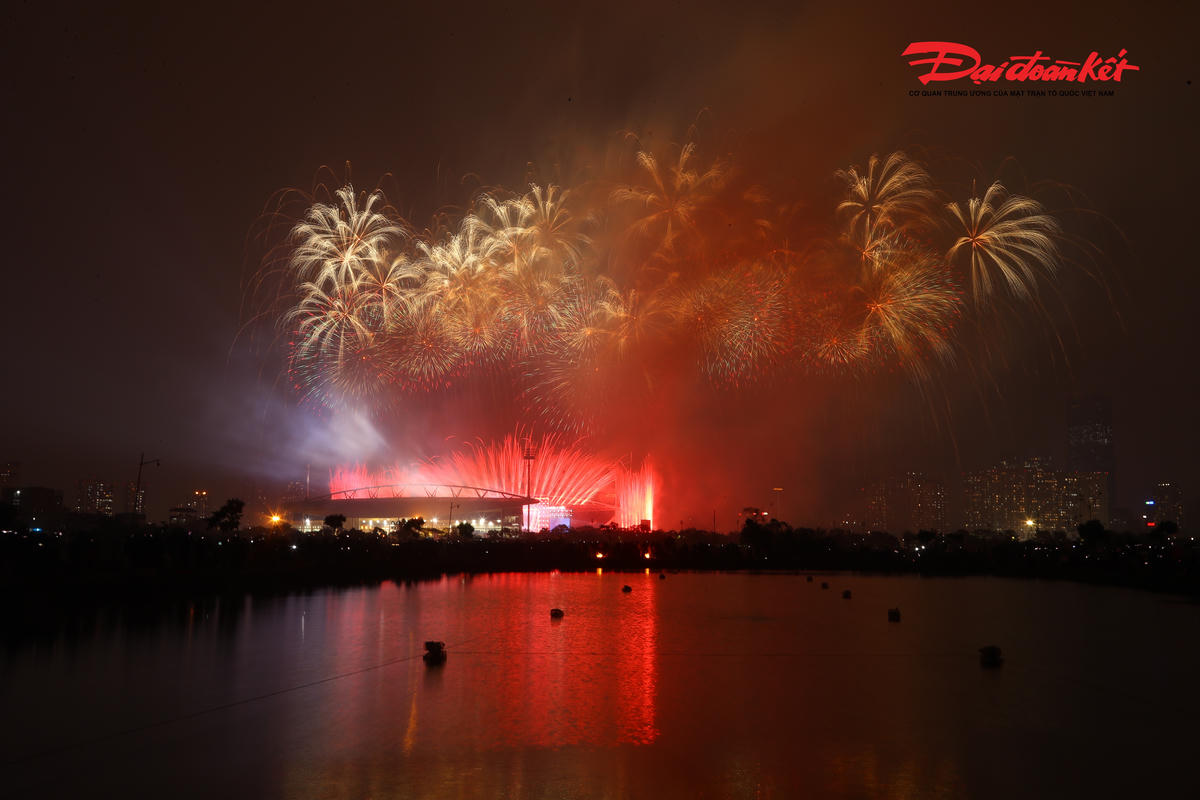 Tất cả sử dụng hệ thống lập trình và thiết bị hiện đại, hỗ trợ thời gian kích nổ chính xác tới 0,0001 giây, giúp hiệu ứng pháo khớp theo nhạc ở mức gần như ngay lập tức.