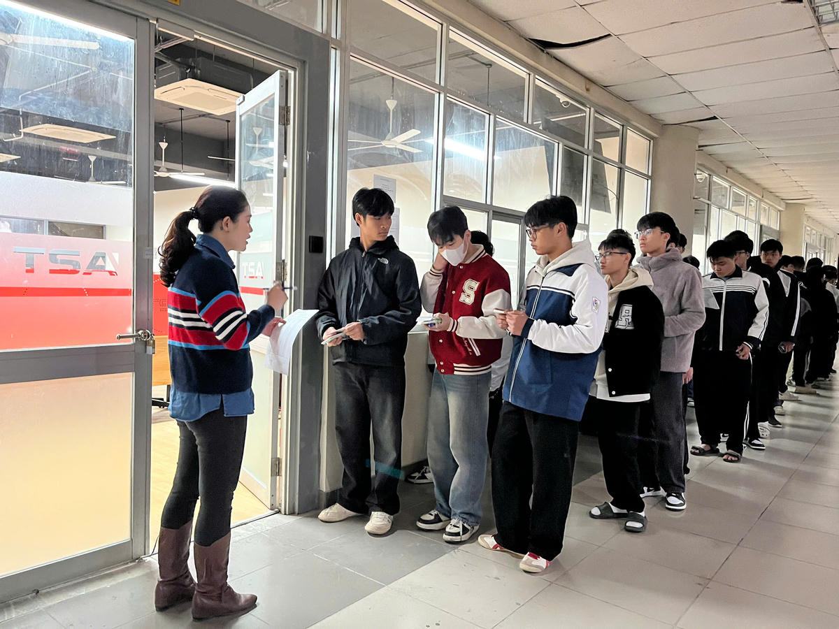 &nbsp;Đợt 1 thi TSA của Đại học Bách khoa Hà Nội năm 2026 ra trong 2 ngày 24 và 25/1 với gần 17.000 thí sinh đăng ký dự thi, tăng 22% so với đợt 1 năm 2025. Ảnh: Nguyễn Hoài