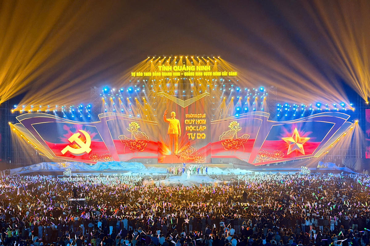 &nbsp;Thông qua ngôn ngữ âm nhạc, múa và hình ảnh sân khấu hiện đại, chương trình tôn vinh vai trò lãnh đạo của Đảng; khẳng định niềm tin son sắt của nhân dân với con đường Đảng đã lựa chọn; đồng thời lan tỏa tinh thần đổi mới, sáng tạo, hội nhập – những giá trị làm nên diện mạo một Quảng Ninh năng động, tiên phong, kiểu mẫu trong thời đại mới.