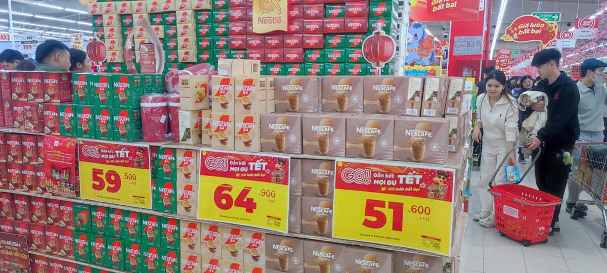 Hàng loạt các chương trình giảm giá được tung ra nhằm kích cầu tiêu dùng.