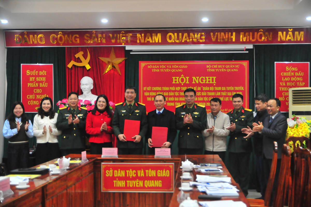 Hội nghị ký kết chương trình phối hợp đã thành công tốt đẹp. Ảnh: Xuân Trường.