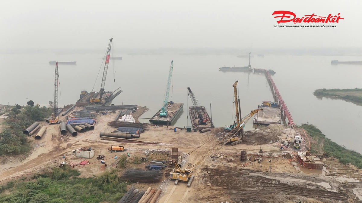 Dự án đầu tư xây dựng cầu Thượng Cát và đường hai đầu cầu có điểm đầu tại Km3+504 trên đường Kỳ Vũ (phường Thượng Cát) và điểm cuối tại km8+731 thuộc quốc lộ 23B (xã Thiên Lộc).