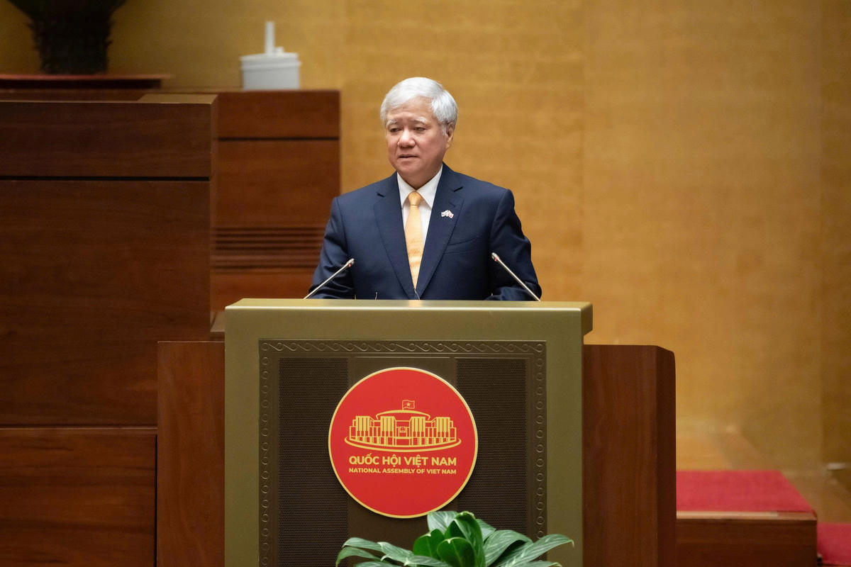 Phó Chủ tịch Thường trực Quốc hội Đỗ Văn Chiến thông báo nhanh kết quả Đại hội đại biểu toàn quốc lần thứ XIV của Đảng (Ảnh: Phạm Thắng)