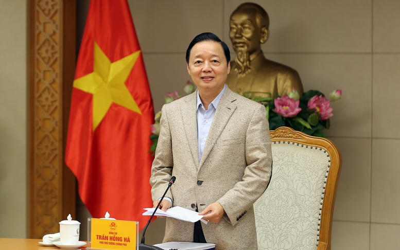 Phó Thủ tướng Trần Hồng Hà nhấn mạnh tinh thần sửa đổi, bổ sung các nghị định trong lĩnh vực đường bộ là phải phòng ngừa, phòng chống từ sớm, từ xa. Ảnh: Minh Khôi