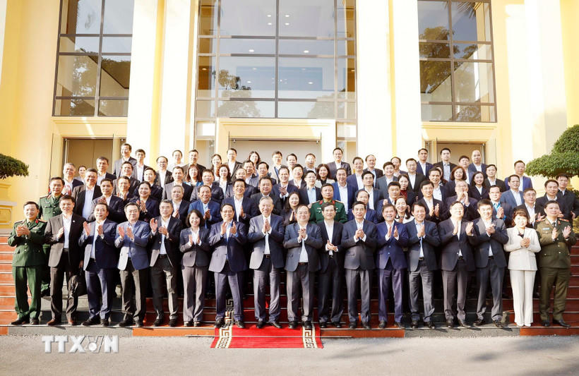 Tổng Bí thư Tô Lâm, Thủ tướng Phạm Minh Chính và các đại biểu trong buổi làm việc với Tỉnh ủy Quảng Ninh. (Ảnh: Thống Nhất/TTXVN).