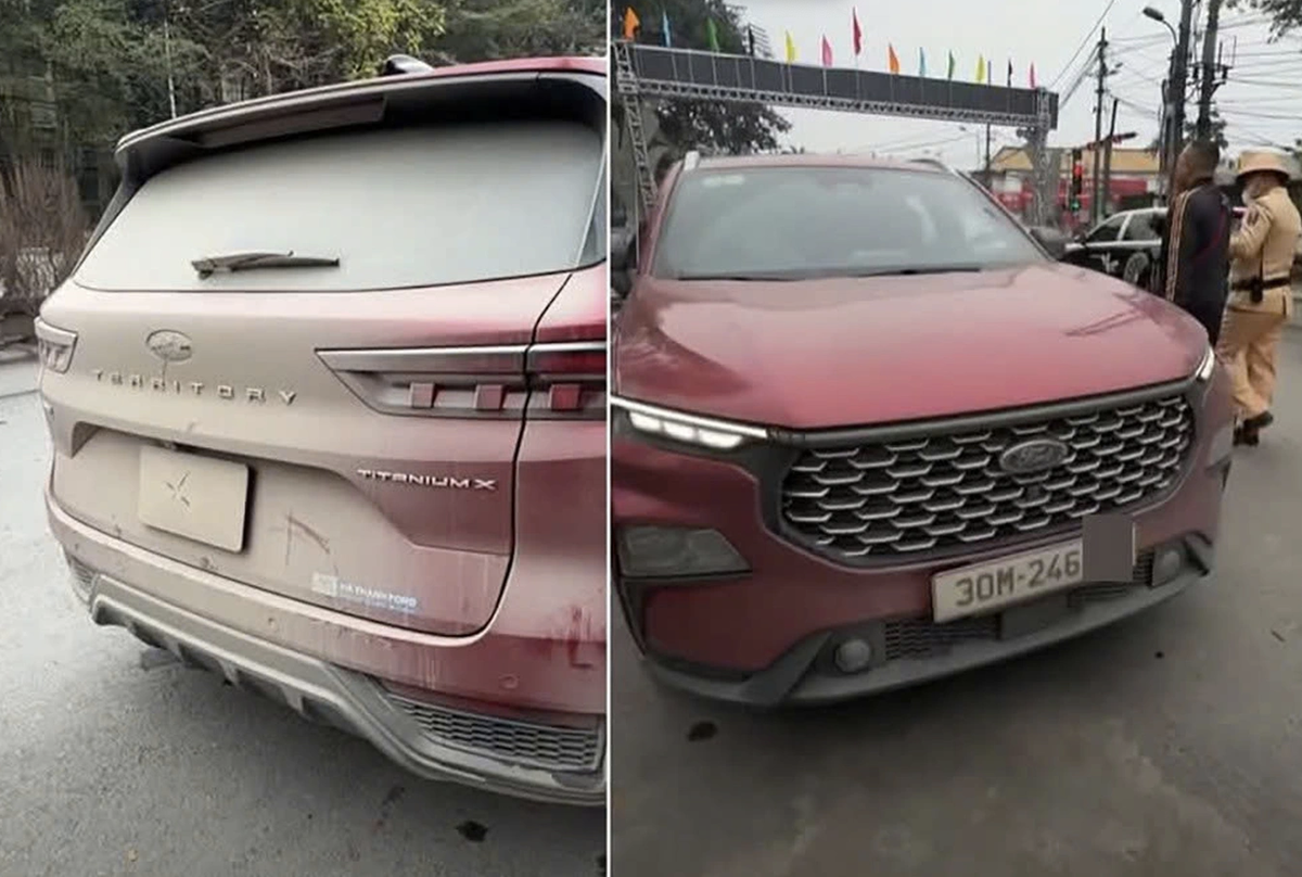 Chiếc ô tô của anh H. bị bùn đất bám dính vào biển số làm che khuất biển số.