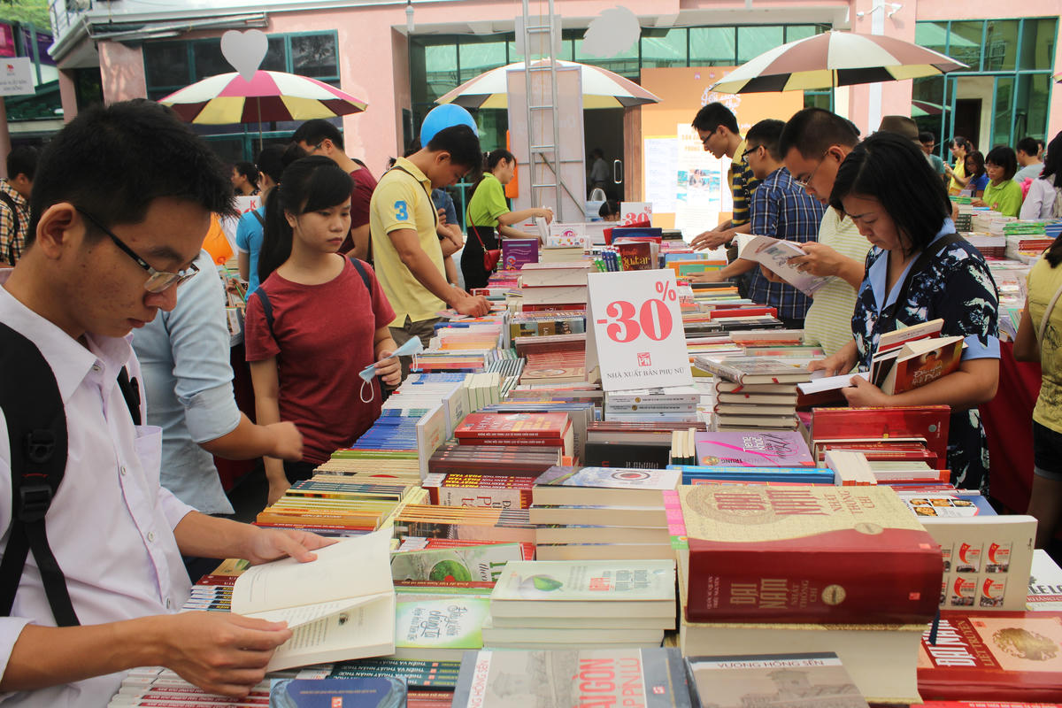 Cuối năm săn… sách