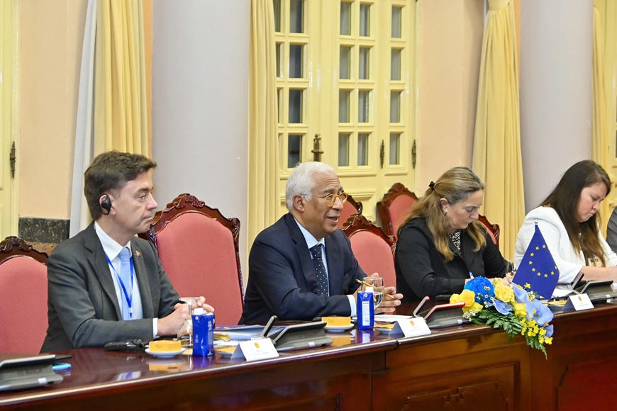 Chủ tịch Hội đồng châu Âu Antonio Costa và đoàn cấp cao châu Âu tham dự hội đàm.