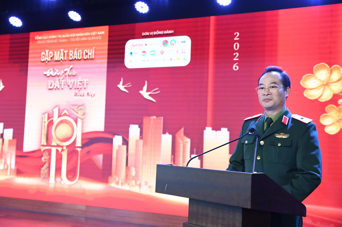 Thiếu tướng Phạm Văn Tú - Giám đốc Trung tâm PT-TH Quân đội thông tin tại họp báo. Ảnh: Phạm Sỹ.

