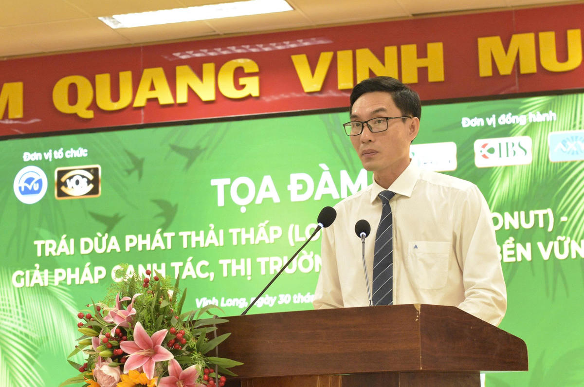 PGS.TS Diệp Thanh Tùng - Phó Hiệu trưởng Đại học Trà Vinh phát biểu tại Toạ đàm. (ảnh: TVU)