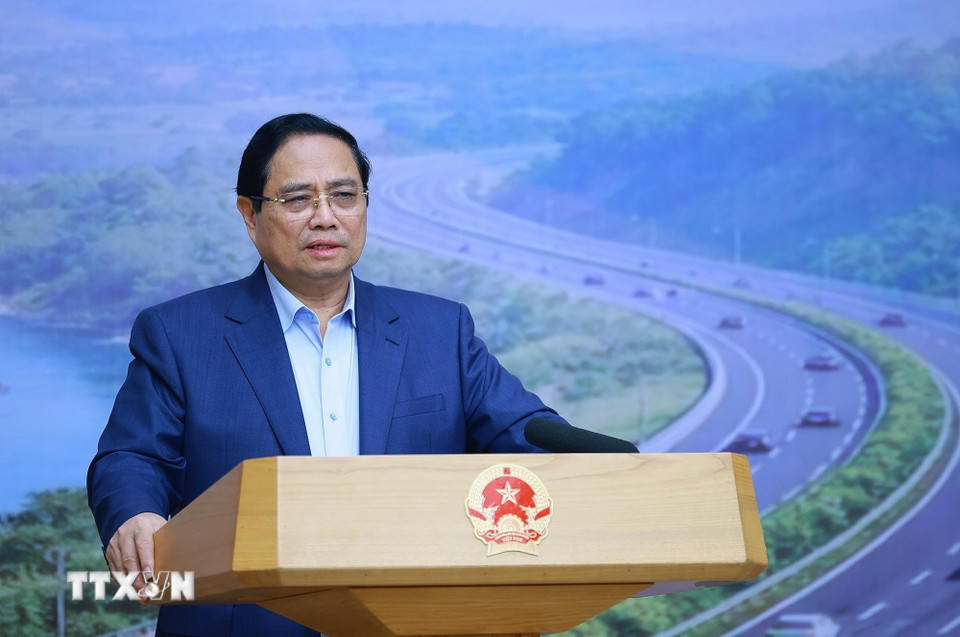 Thủ tướng Phạm Minh Chính chủ trì Phiên họp thứ 23 của Ban Chỉ đạo các công trình, dự án quan trọng quốc gia, trọng điểm ngành giao thông vận tải. (Ảnh: Dương Giang/TTXVN)