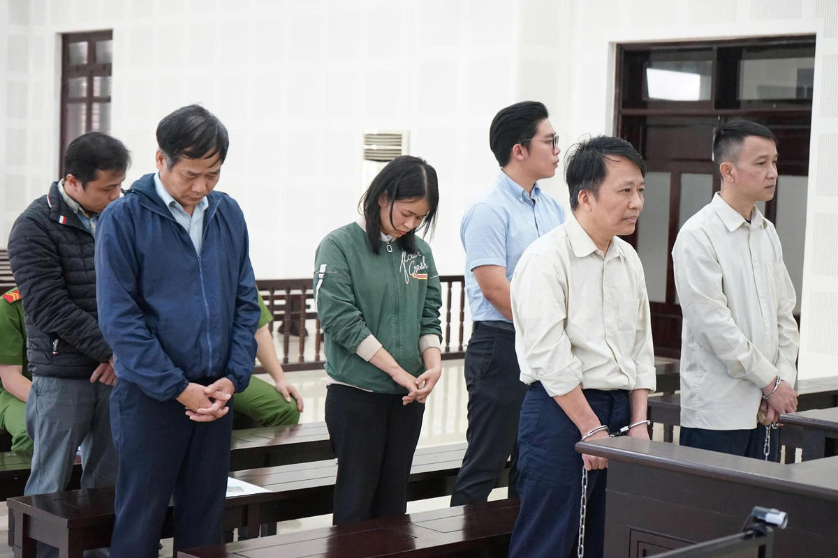 Các bị cáo tại TAND TP Đà Nẵng. Ảnh: CV.
