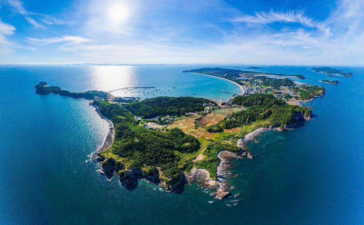 Đặc khu Cô Tô nhìn từ trên cao.