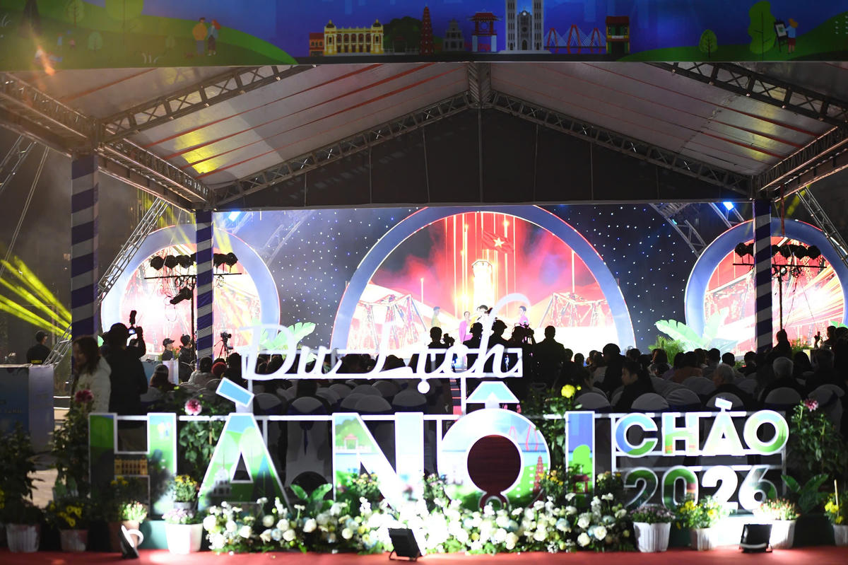 Chương trình “Du lịch Hà Nội chào 2026 - Get on Hanoi 2026” là sự kiện mở màn có ý nghĩa đặc biệt, triển khai đồng bộ các chủ trương lớn của Thành phố về phát triển du lịch trở thành ngành kinh tế mũi nhọn, đồng thời hưởng ứng Năm Du lịch Quốc gia 2026 - Gia Lai. Ảnh: Phạm Sỹ.