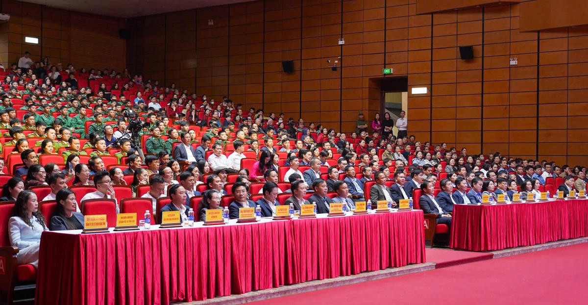 Đại biểu tham dự chương trình. Ảnh: MTQT.