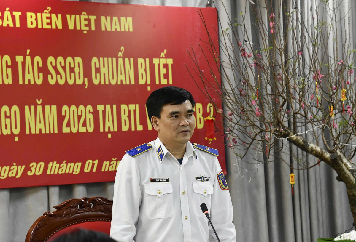 Thiếu tướng Trần Văn Lượng, Phó Tư lệnh, Tham mưu trưởng Cảnh sát biển quán triệt nội dung kiểm tra. Ảnh: CV.