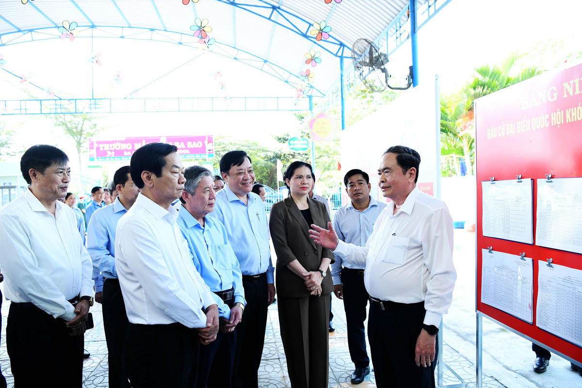 Chủ tịch Quốc hội, Chủ tịch Hội đồng Bầu cử quốc gia Trần Thanh Mẫn kiểm tra công tác bầu cử tại điểm bầu cử số 10, ấp 3, xã Ba Sao
