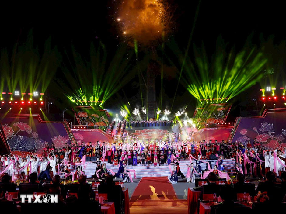 Chương trình nghệ thuật đặc sắc tại điểm cầu chính Cao Bằng