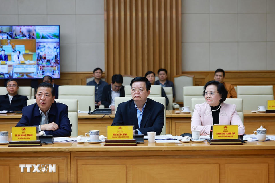 Các Phó Thủ tướng và Bộ trưởng tham dự Phiên họp thứ sáu của Ban Chỉ đạo các công trình trọng điểm, dự án quan trọng quốc gia lĩnh vực đường sắt. (Ảnh: Dương Giang/TTXVN)