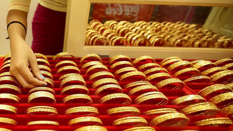 Đợt giảm sốc của giá vàng, bạc làm "bay hơi" 7.400 tỷ USD