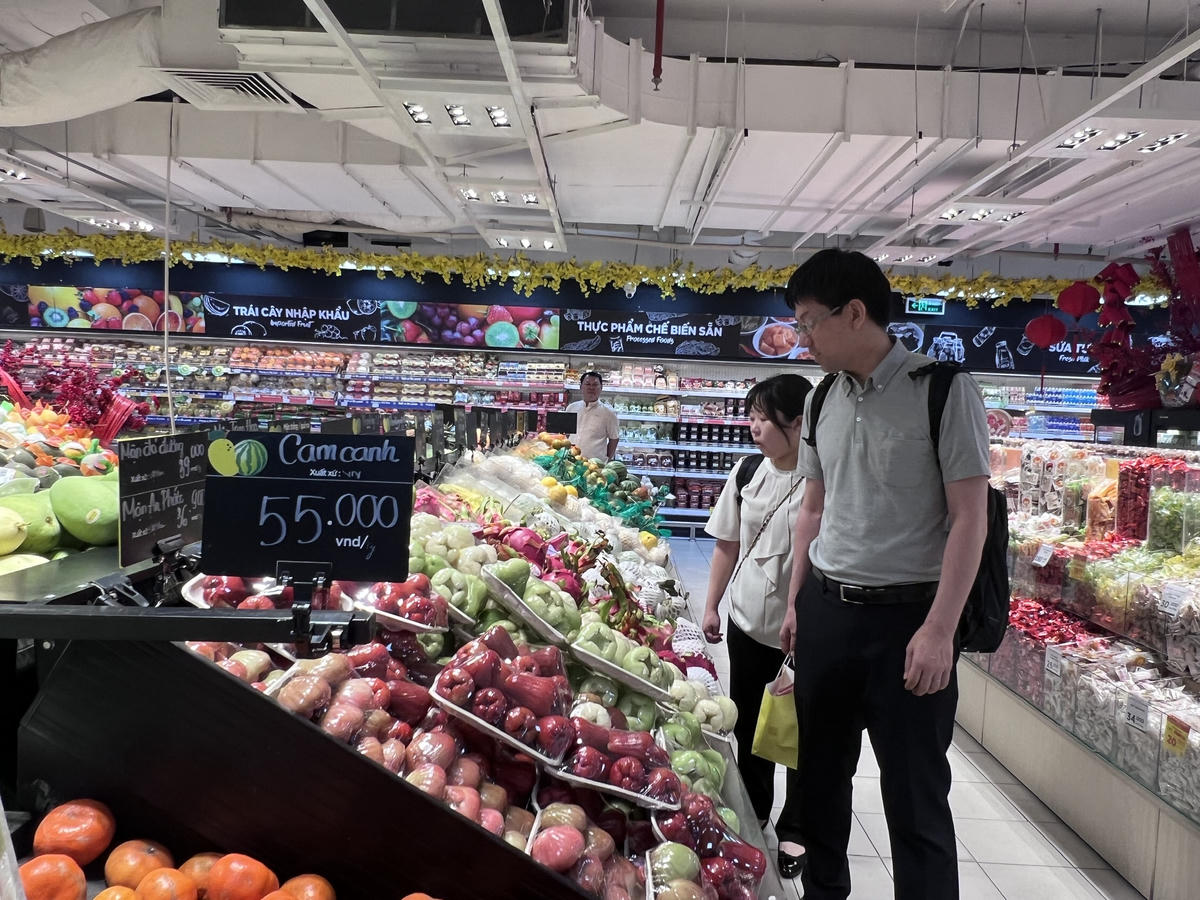 Trái cây Việt chiếm số lượng lớn được bày bán tại các siêu thị ngoại. Ảnh: S.X