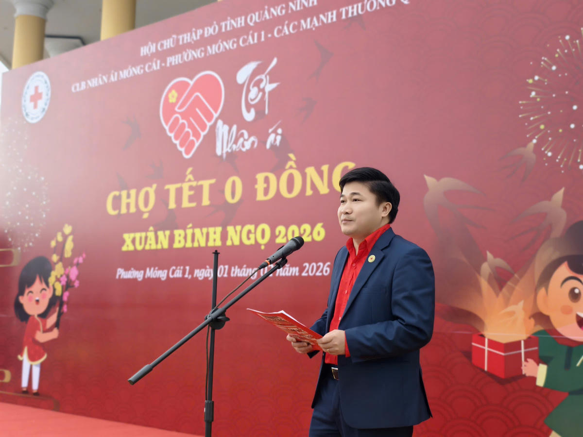 Ông Lý Văn Thành – Chủ tịch Hội CTĐ tỉnh Quảng Ninh phát biểu khai mạc chương trình. Ảnh: NA. 