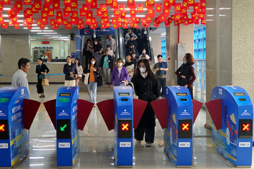 Hai tuyến đường sắt đô thị Nhổn-Ga Hà Nội và Cát Linh-Hà Đông đã áp dụng 100% cổng soát vé định danh, xác thực điện tử.