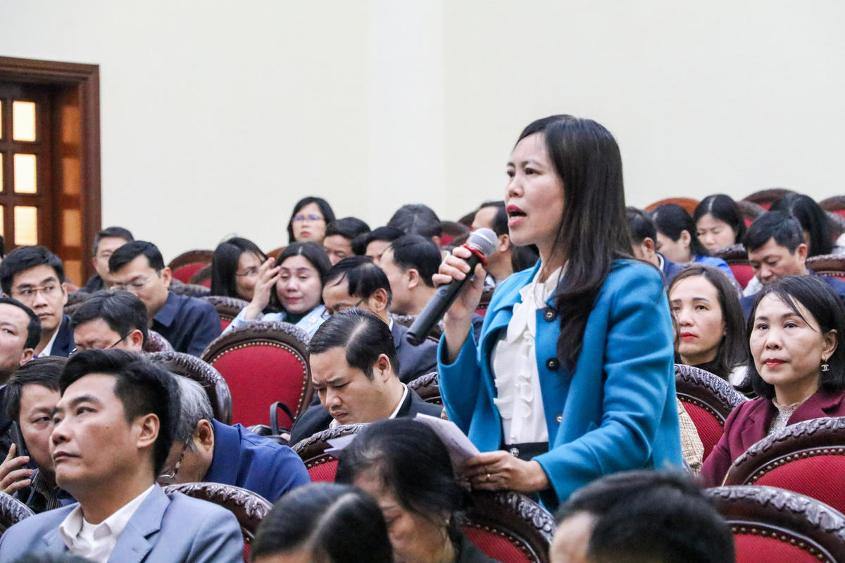 Đại biểu Ủy ban MTTQ các xã trên địa bàn tỉnh Ninh Bình phát biểu tại hội nghị. Ảnh: Đình Minh