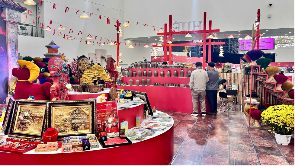 Không gian trưng bày bên trong của gian hàng