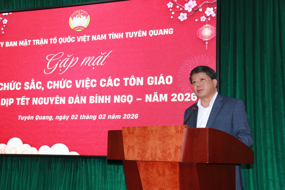 Ông Hà Trung Kiên -&nbsp;Phó Chủ tịch Thường trực Ủy ban MTTQ Việt Nam tỉnh Tuyên Quang phát biểu tại buổi gặp mặt.