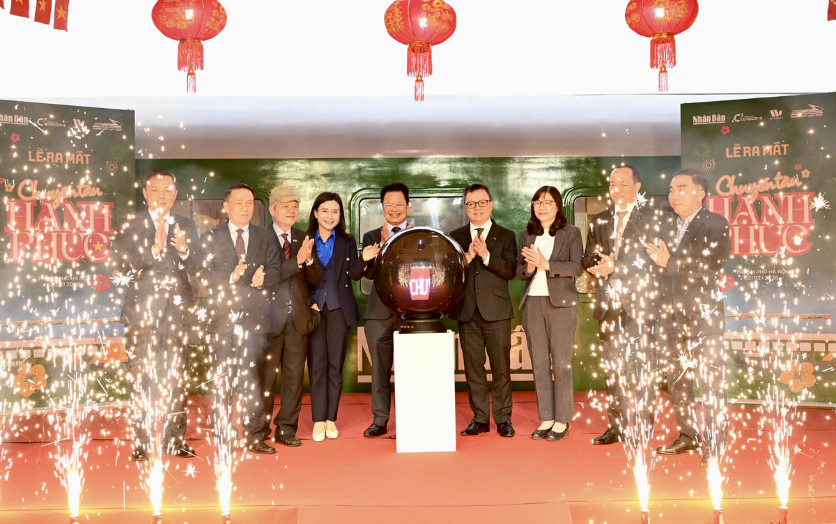 Nghi thức ra mắt “Chuyến tàu Hạnh phúc”.