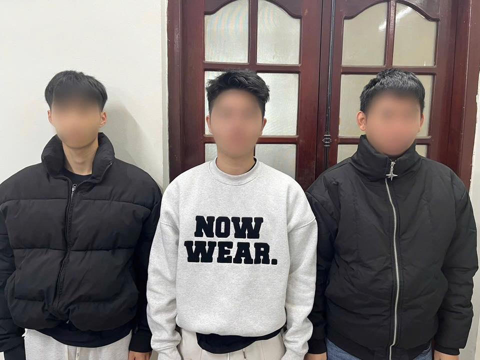 Nhóm đối tượng tại cơ quan điều tra. Ảnh: Công an tỉnh Tuyên Quang.