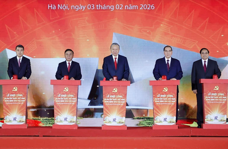 Tổng Bí thư Tô Lâm, Thủ tướng Phạm Minh Chính và các đồng chí lãnh đạo, nguyên lãnh đạo Đảng, Nhà nước thực hiện nghi thức khởi công dự án xây dựng Bảo tàng Đảng Cộng sản Việt Nam. (Ảnh: Thống Nhất – TTXVN)