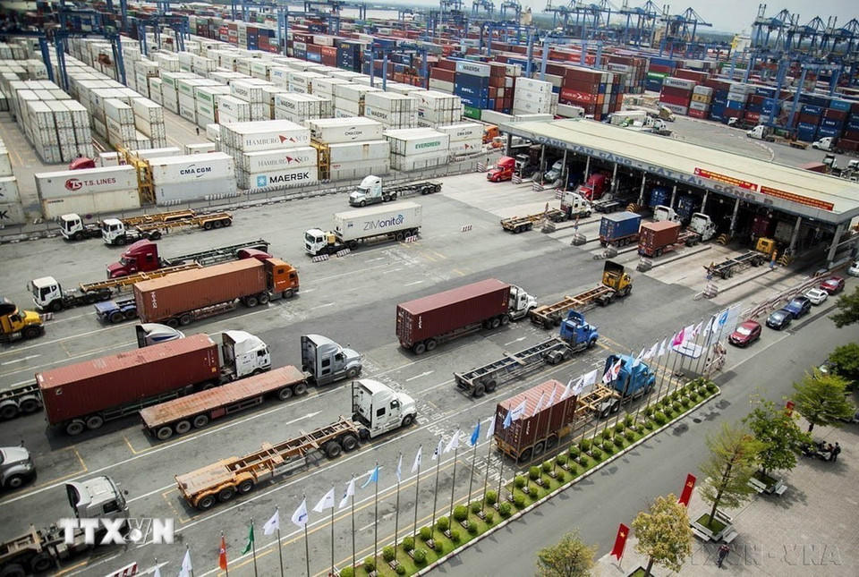 Hàng hóa xuất nhập khẩu tại Tân Cảng Sài Gòn. (Ảnh: Hồng Đạt/TTXVN)