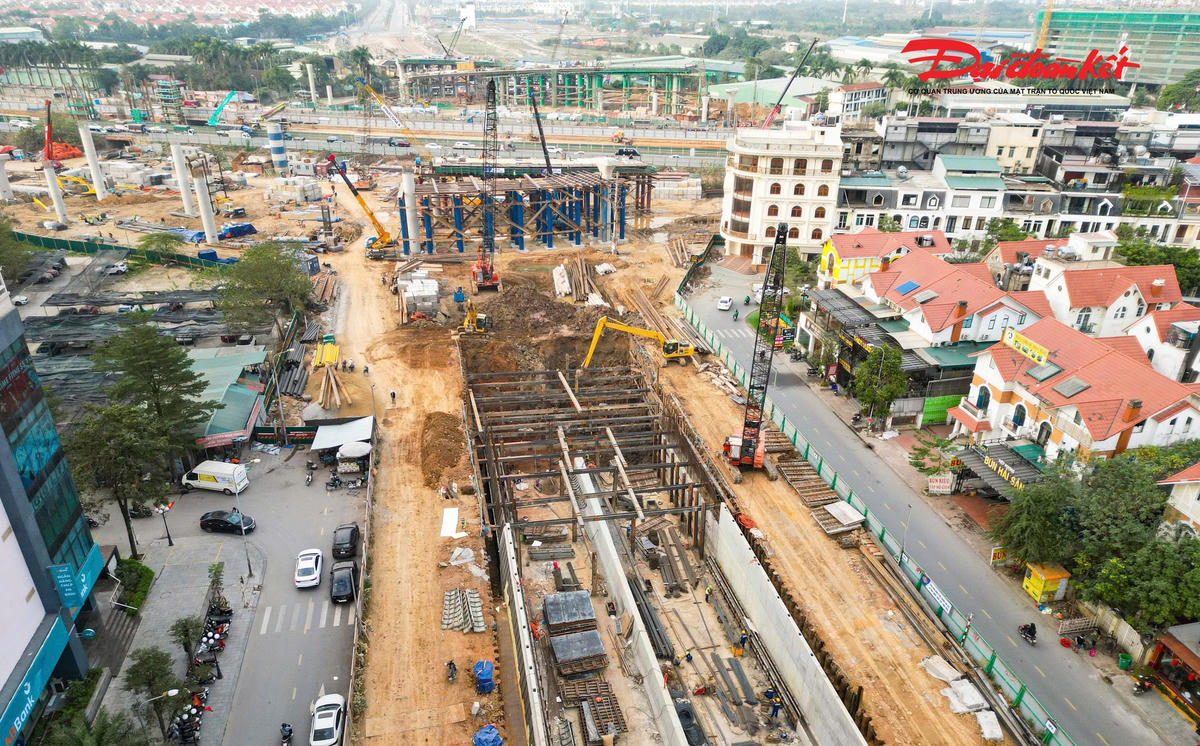 Tháng 4/2025, UBND TP Hà Nội chính thức khởi công dự án xây dựng nút giao Vành đai 3,5 – Đại lộ Thăng Long. Dự án do Ban Quản lý dự án đầu tư xây dựng công trình dân dụng TP Hà Nội làm chủ đầu tư, với tổng mức đầu tư hơn 2.380 tỷ đồng, nhằm từng bước hoàn thiện hạ tầng giao thông cửa ngõ phía Tây Thủ đô.